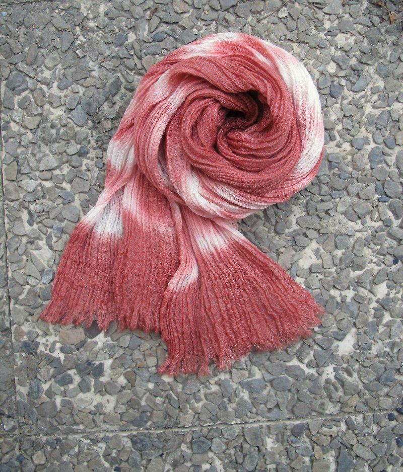 Vegetable dyes wool scarf - Yaochun - ผ้าพันคอ - พืช/ดอกไม้ สีแดง