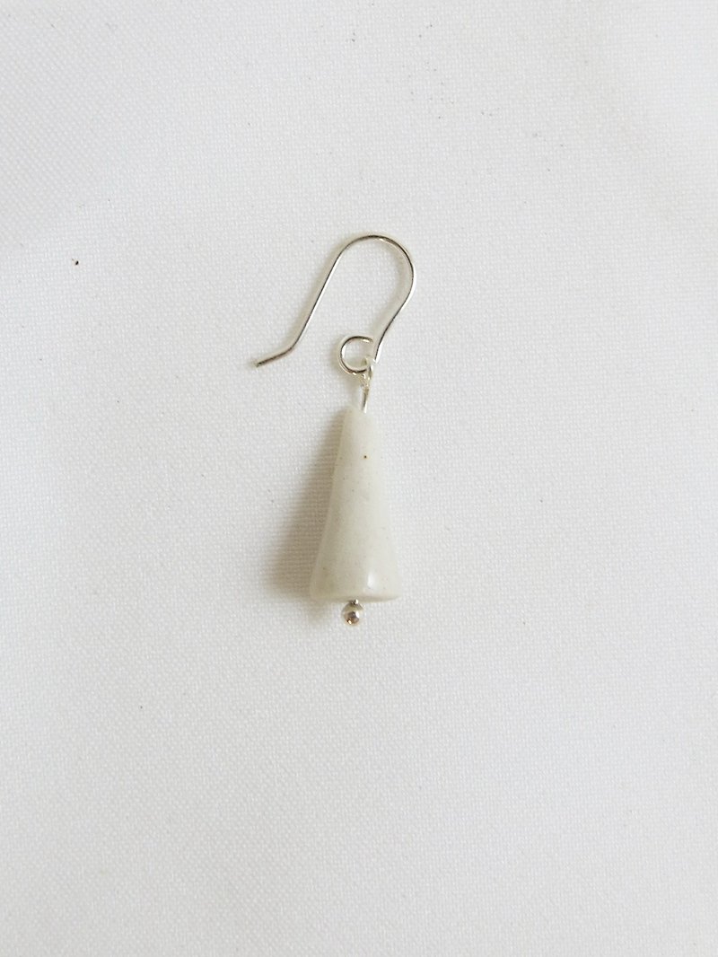 Christmas limited_Cloche ceramic earrings - Earrings & Clip-ons - Other Materials White