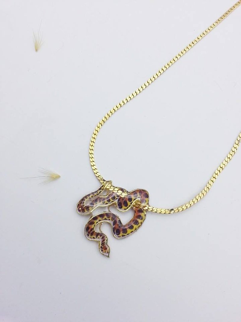 [Lost and find] on the neck of the snake - สร้อยคอ - โลหะ สีเหลือง