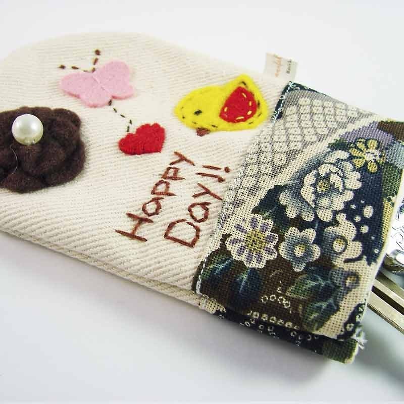 Cheerful Japanese style key bag coffee - Keychains - Other Materials Brown