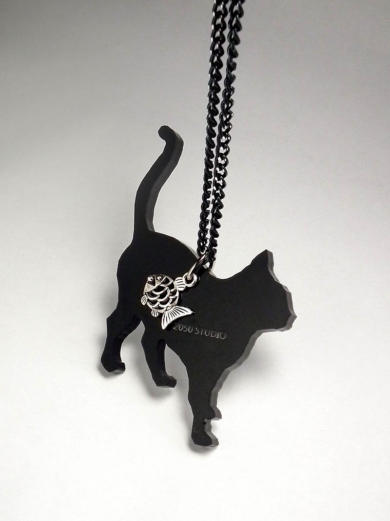 ★Cat loves to eat fish (elegant cat) ★Necklace/key ring - Necklaces - Acrylic Black