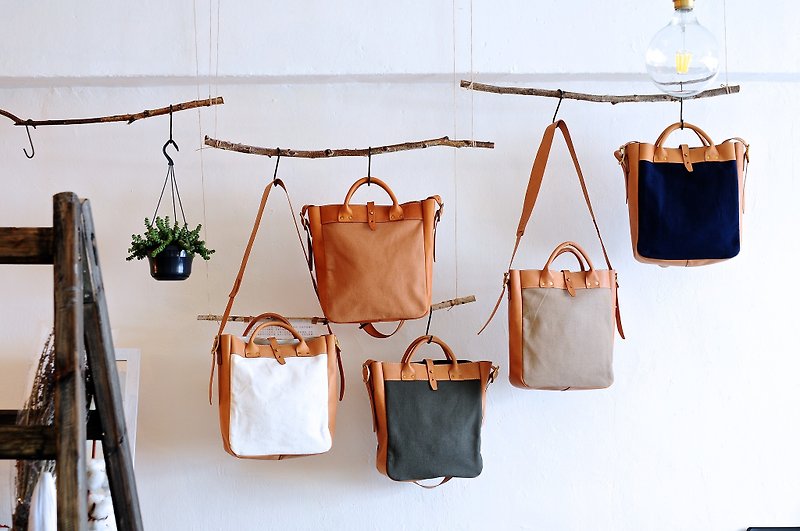 Handmade Brown Leather And Canvas Shoulder Bag/ Tote Bag (SUMMER SALE) - กระเป๋าแมสเซนเจอร์ - วัสดุอื่นๆ 