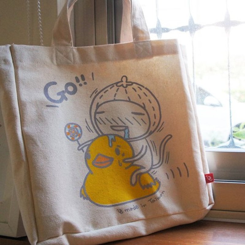 Caterpillar│Yellow Duckling-Cotton Cloth Tote Bag - กระเป๋าถือ - วัสดุอื่นๆ สีเหลือง
