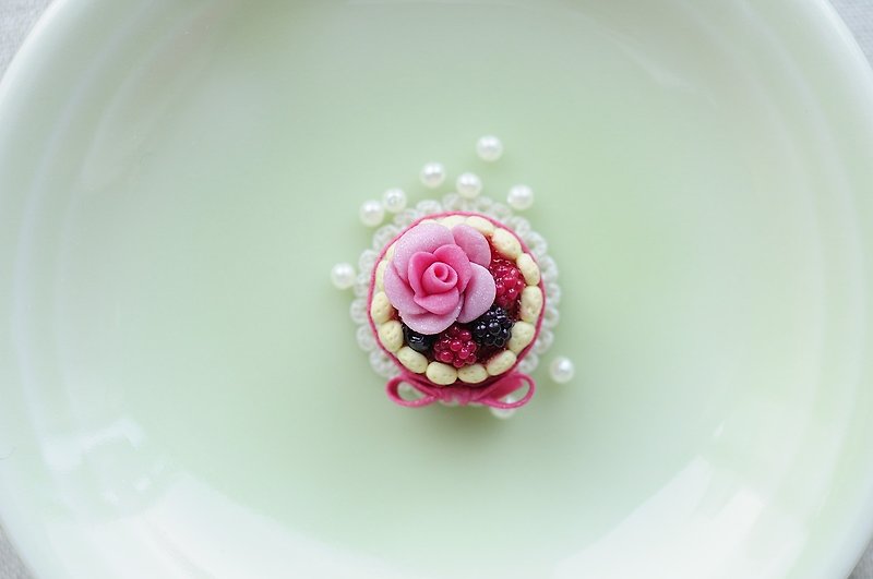 Sweet Dream☆Charlotte Cake Phone Dust Plug- Gemstone Berry Rose - ที่ตั้งมือถือ - ดินเหนียว สึชมพู