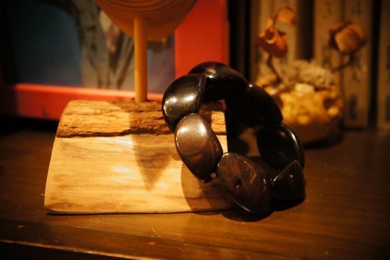 Vista [knowledge], South America, Tagua fruit ivory bracelet - water chestnut type, jet black - สร้อยข้อมือ - พืช/ดอกไม้ สีดำ