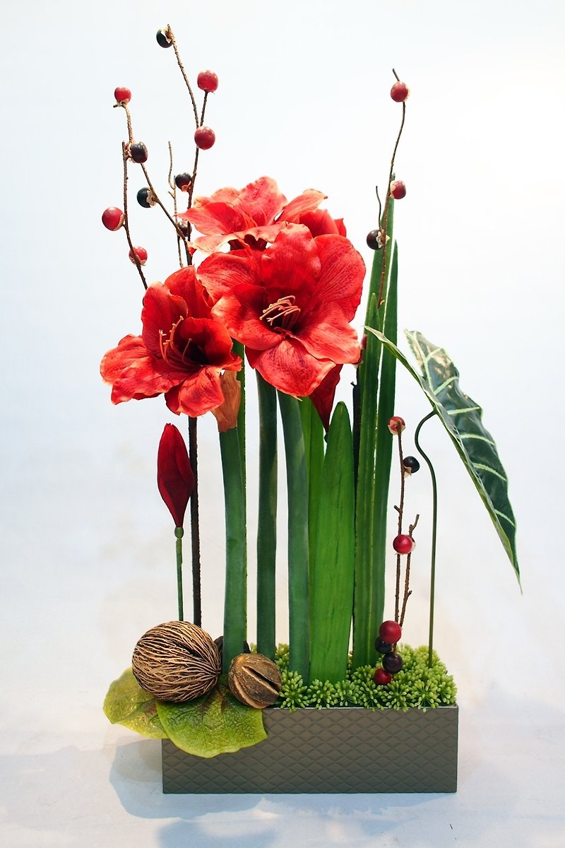 人造花飾-紅孤挺中式花飾 - ตกแต่งต้นไม้ - วัสดุอื่นๆ สีแดง