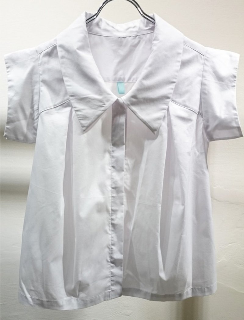 Sample sale simple design bankbook loose shirt Galaxy Stars - Women's Shirts - Cotton & Hemp White