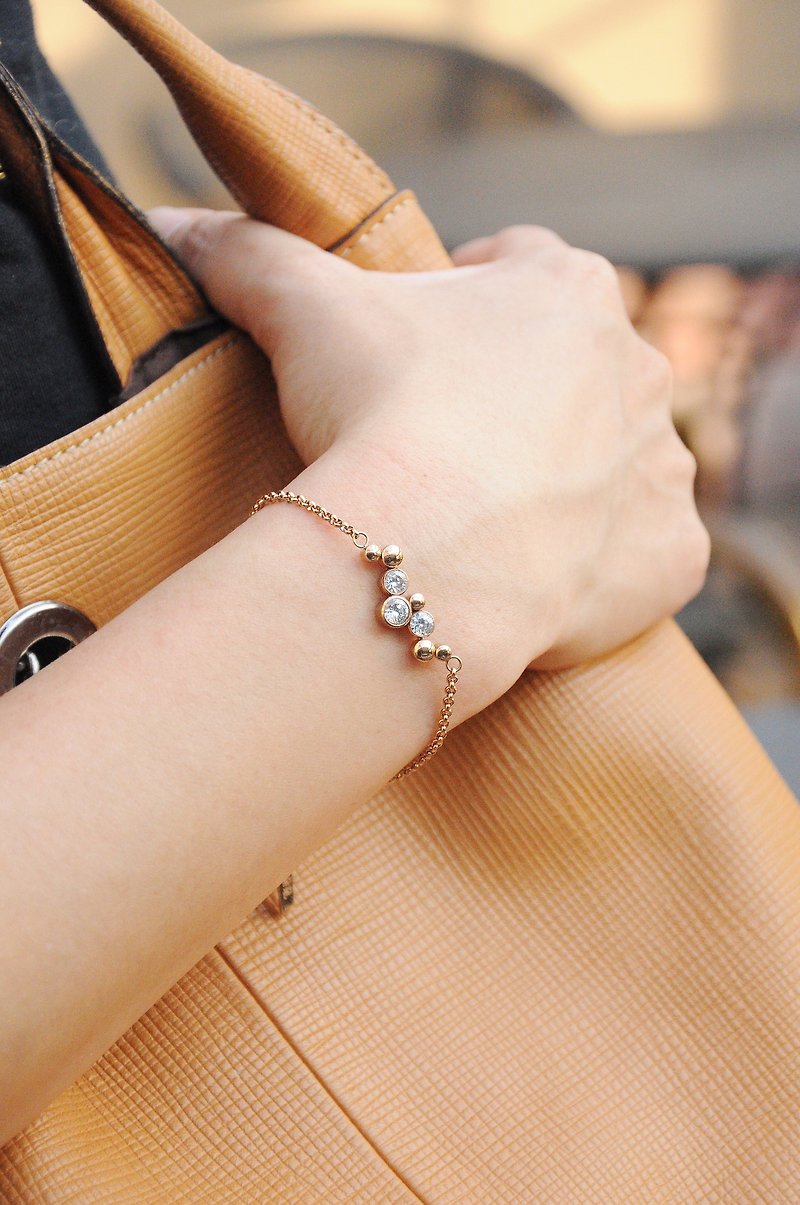 Soda bubble stainless steel fasion bracelet - สร้อยข้อมือ - สแตนเลส สีเงิน