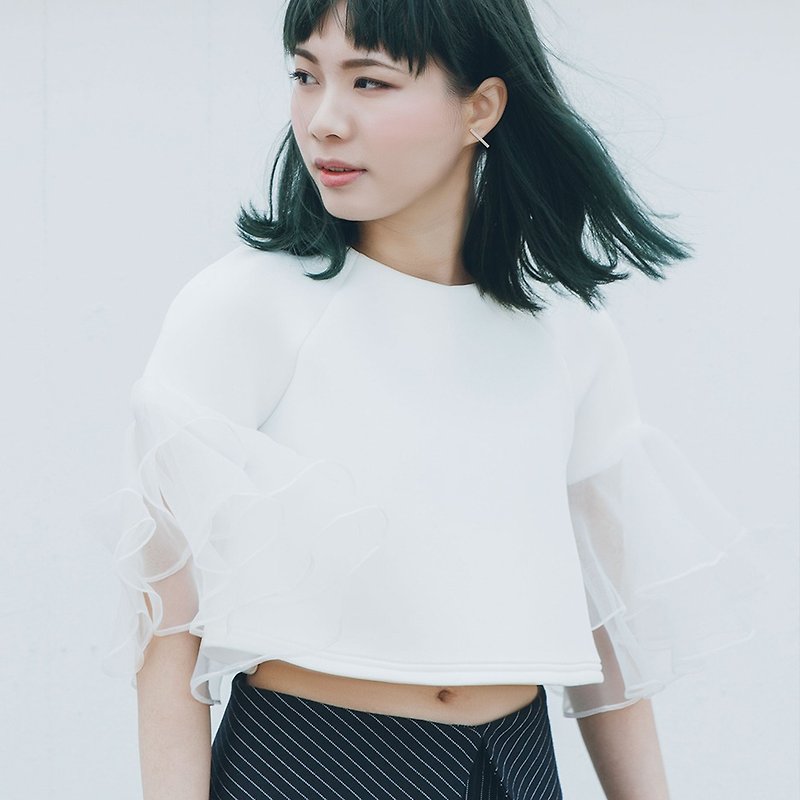 Double wave sleeves sub-cloth shirt - Hong Kong original brand Lapeewee - เสื้อผู้หญิง - วัสดุอื่นๆ ขาว