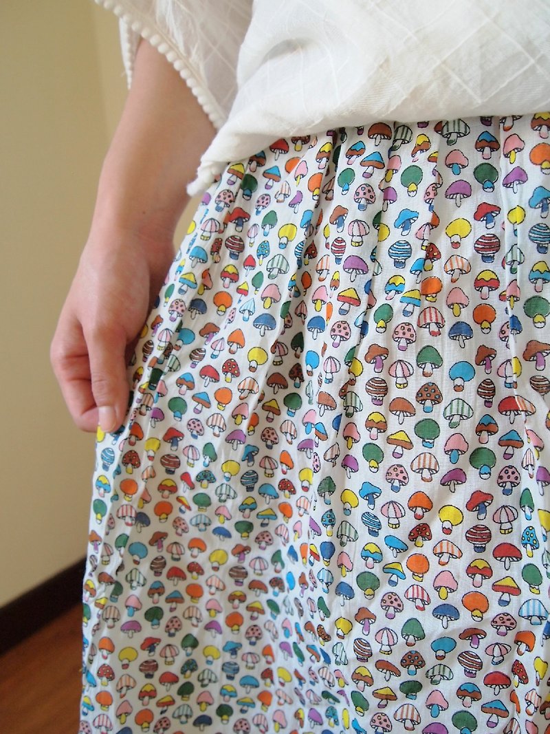 purin select shop 形形色色滿滿菇菇展示會7分裙（紅） - 裙子/長裙 - 其他材質 多色