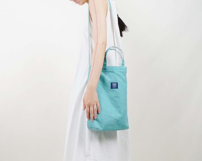 ::Bangstree:: two-colored reversible canvas bag -TiffanyGreen+White - กระเป๋าแมสเซนเจอร์ - ผ้าฝ้าย/ผ้าลินิน สีเขียว