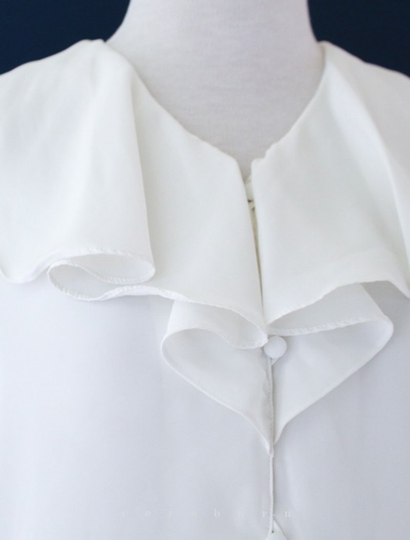 [RE0820T1269] Japanese elegant white lapel shirt vintage - Women's Shirts - Other Materials White