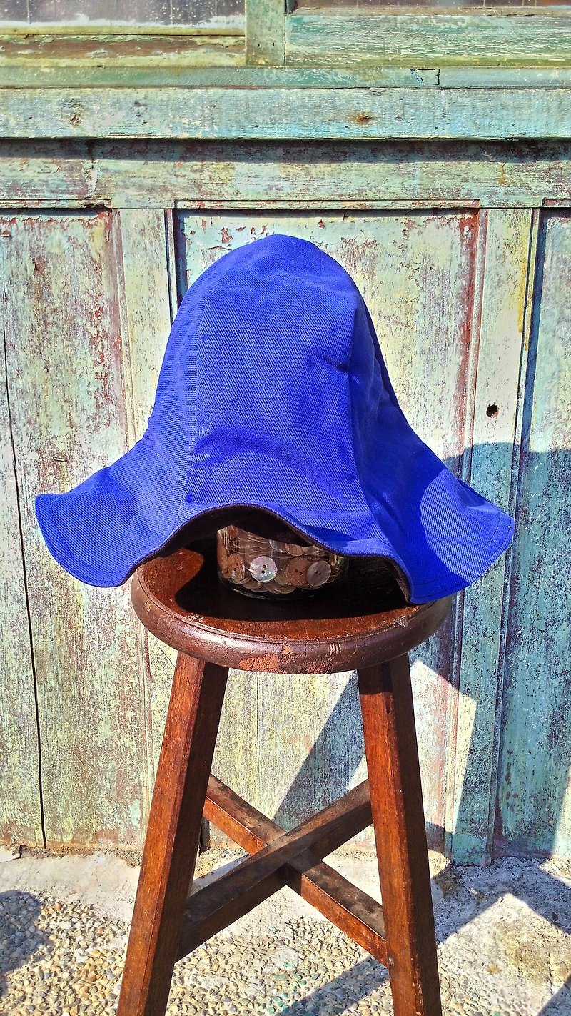 Sapphire blue + black hand as double-sided cap hat - หมวก - ผ้าฝ้าย/ผ้าลินิน สีน้ำเงิน