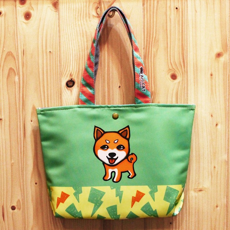 Skilled Cat Cat [x] Urban Out Tote Bag lunch bags Shiba Inu dog grass green lightning - กระเป๋าถือ - วัสดุอื่นๆ สีเขียว