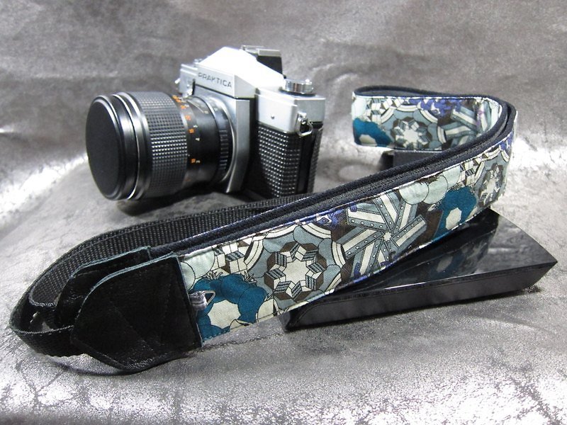 Future decompression camera strap Ukulele strap Camera Releasing Neck & Ukulele Strap - Camera Straps & Stands - Other Materials 