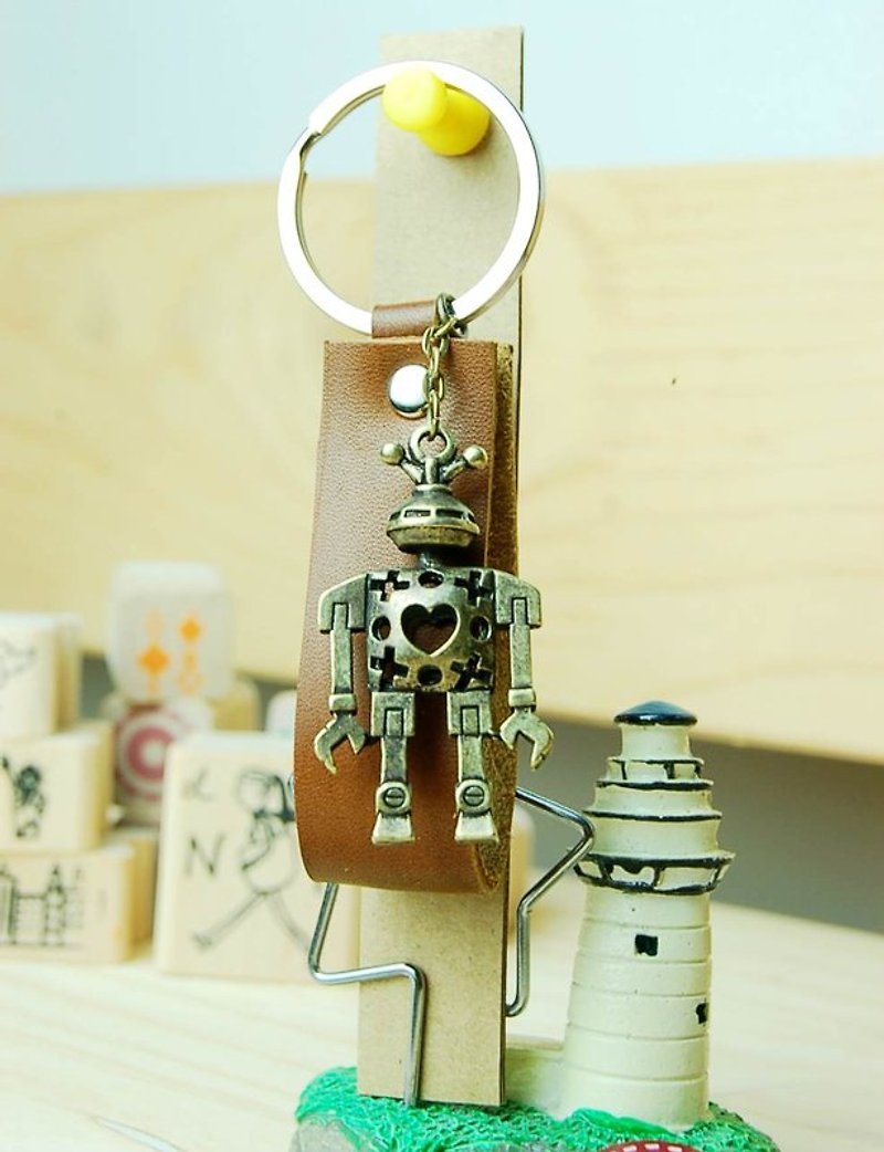 【DOZI手工皮件】皮革鑰匙圈、愛心機器人造型 - เครื่องหนัง - หนังแท้ สีนำ้ตาล