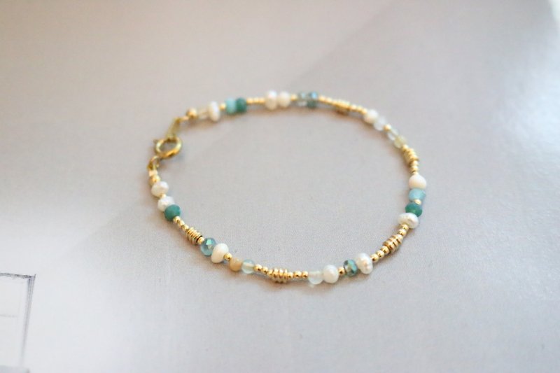 <☞ HAND IN HAND ☜> Moonstone - grass Bracelets (0739) - Bracelets - Gemstone Green