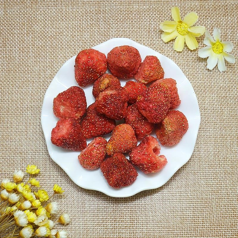 Frozen strawberry dry boxed ★ Rabbit Bear ★ - ผลไม้อบแห้ง - อาหารสด สีแดง