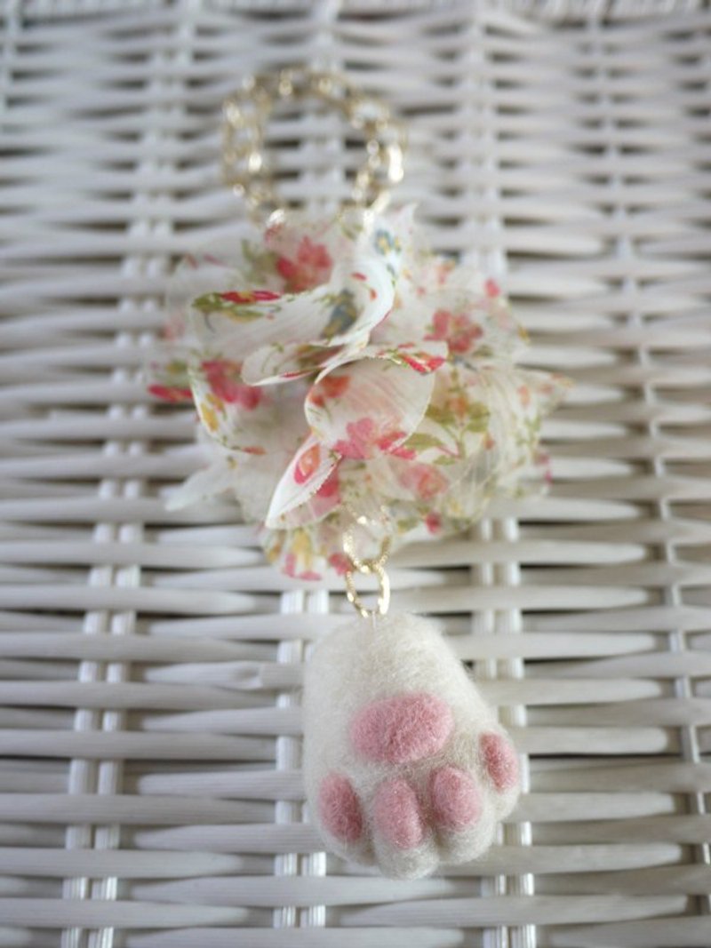 羊毛氈～貓手掌手袋／包包吊飾（白色） - チャーム - ウール 