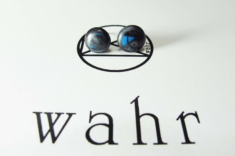 【Wahr】藍萬事耳環(一對) - ต่างหู - วัสดุอื่นๆ สีดำ
