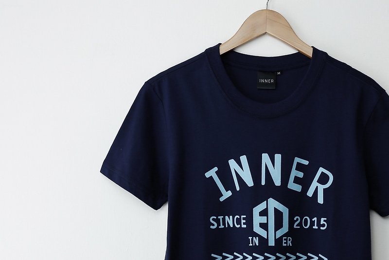 INNER | INNER2015 birth T-Shirt - ten feet deep blue - เสื้อยืดผู้ชาย - วัสดุอื่นๆ สีดำ