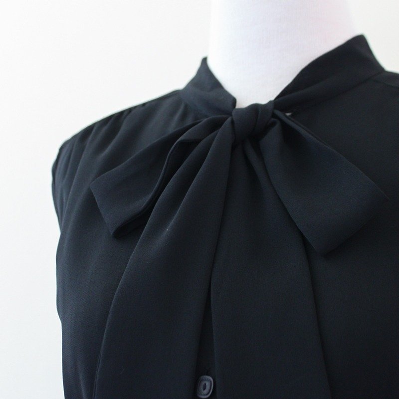 【RE0916D564】早秋典雅大領結黑色修身古著洋裝 - 連身裙 - 其他材質 黑色
