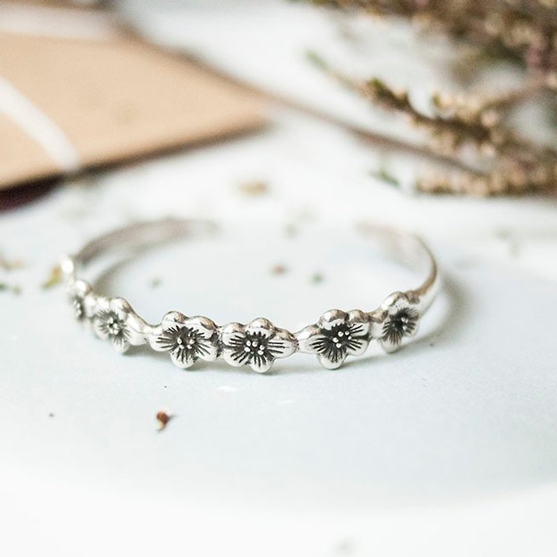 MUFFëL 925 Silver Sakura Blooming Bracelet - สร้อยข้อมือ - เงินแท้ สีเทา