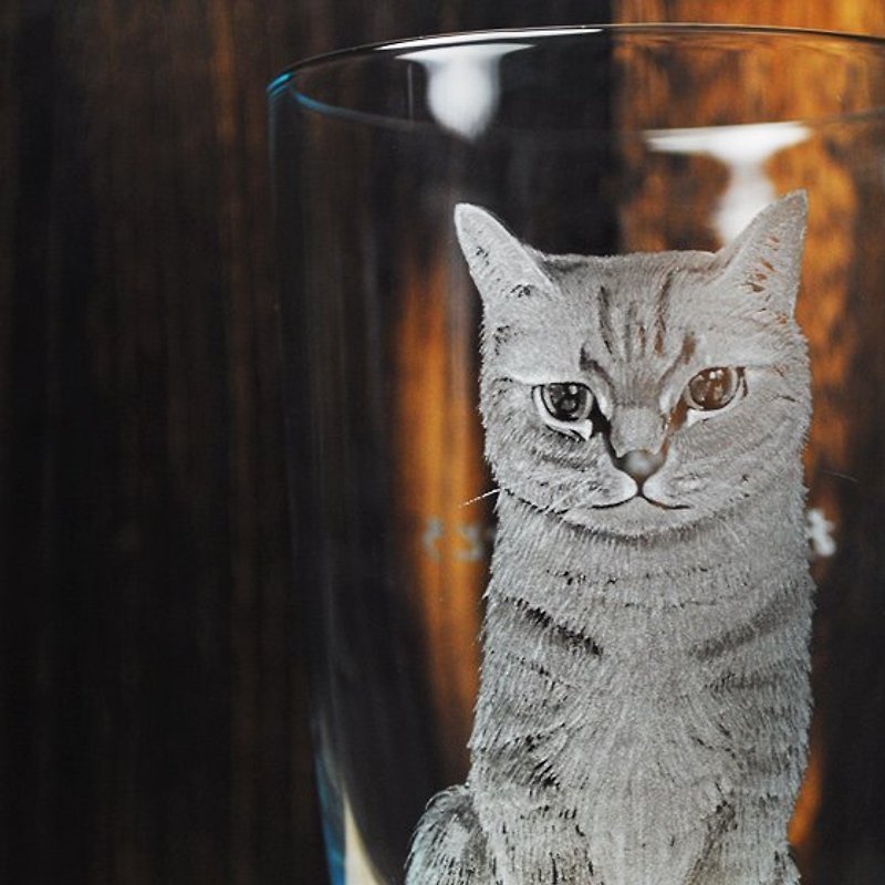 450ccの猫のペットの現実的な肖像画のカスタム手彫りの猫好きの選択 - 似顔絵 - ガラス ブルー