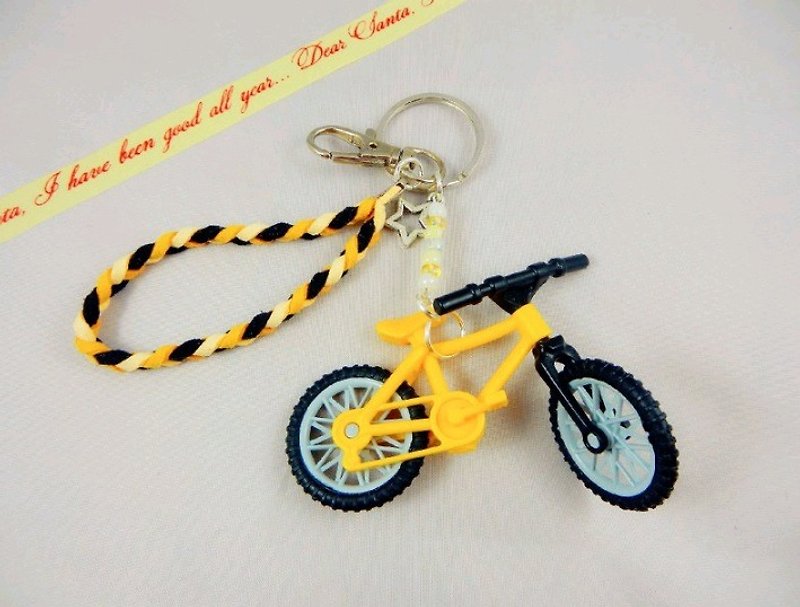 黄色のおもちゃを解体日本[テクスチャ]自転車ファッションキーチェーンチャームの友人 - のために手をリード神 - キーホルダー・キーケース - プラスチック イエロー