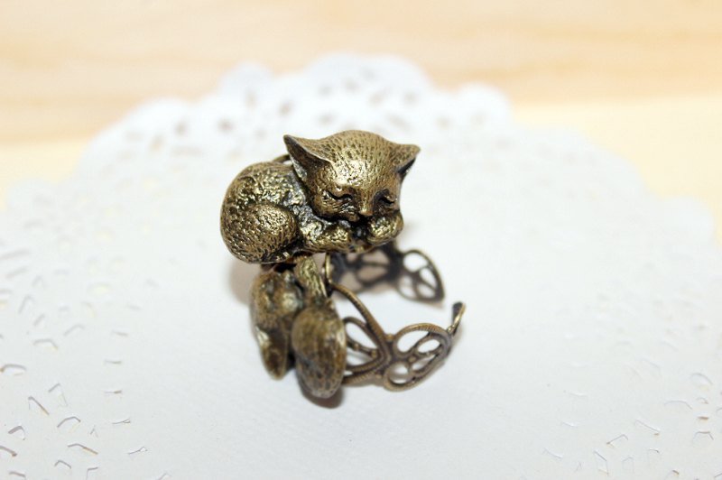 Dream cat puccy cat cat vintage Bronze ring - แหวนทั่วไป - โลหะ สีนำ้ตาล