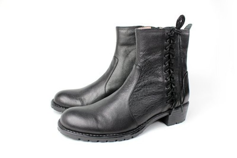 Black | boots side straps - รองเท้าบูทสั้นผู้หญิง - หนังแท้ สีดำ