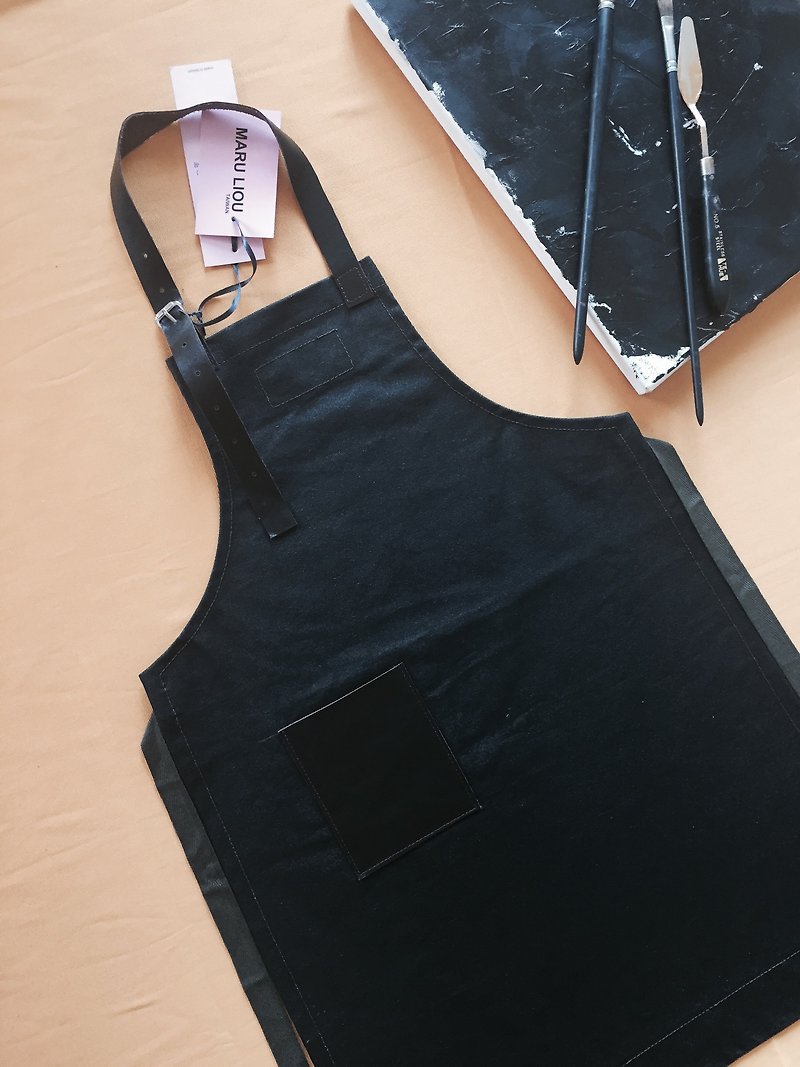 Industrial style children's work clothes bib plastic black - ผ้ากันเปื้อน - ผ้าฝ้าย/ผ้าลินิน สีดำ