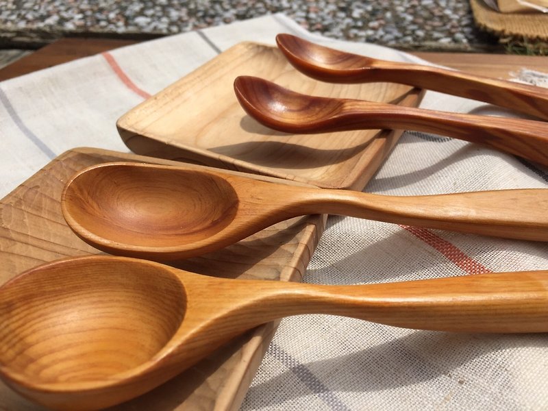 [Good service] GOODO handmade × Xi wood / wooden spoons (juniper) - Cutlery & Flatware - Wood Gold