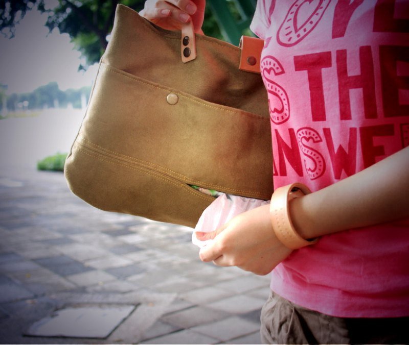 手工 衛生紙 鼻炎救命 哈啾 托特包 綠色 - Messenger Bags & Sling Bags - Other Materials Green