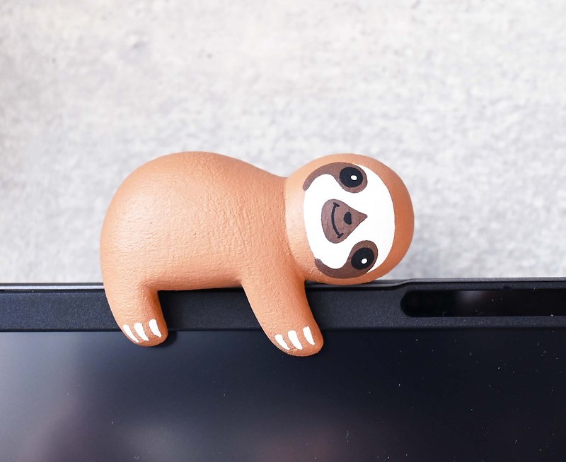 Lazy little sloth ornaments handmade wooden healing small wood carving doll decorations - ของวางตกแต่ง - ไม้ สีนำ้ตาล