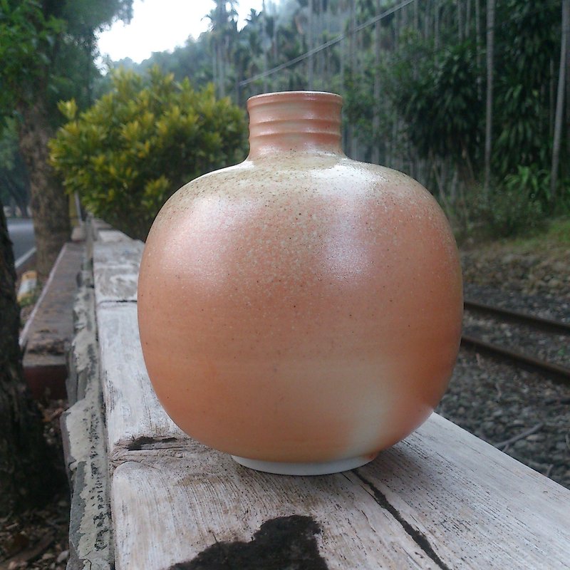 [Tim-old Snake Kiln firewood kiln] round bottle - ตกแต่งต้นไม้ - วัสดุอื่นๆ สีนำ้ตาล