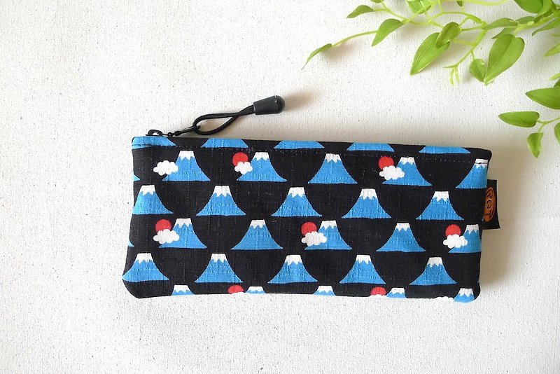 ✎ Mount Fuji in Japan | flat type universal bag / pouch | Small - Toiletry Bags & Pouches - Other Materials 