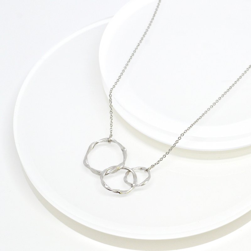 Necklace Twist Circle Chain Necklace - สร้อยคอ - โลหะ สีเงิน