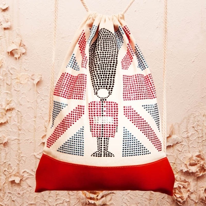 [GFSD] Rhinestone Boutique-Travel with the national flag [Clarion from the United Kingdom] Backpack - กระเป๋าหูรูด - วัสดุอื่นๆ สีนำ้ตาล