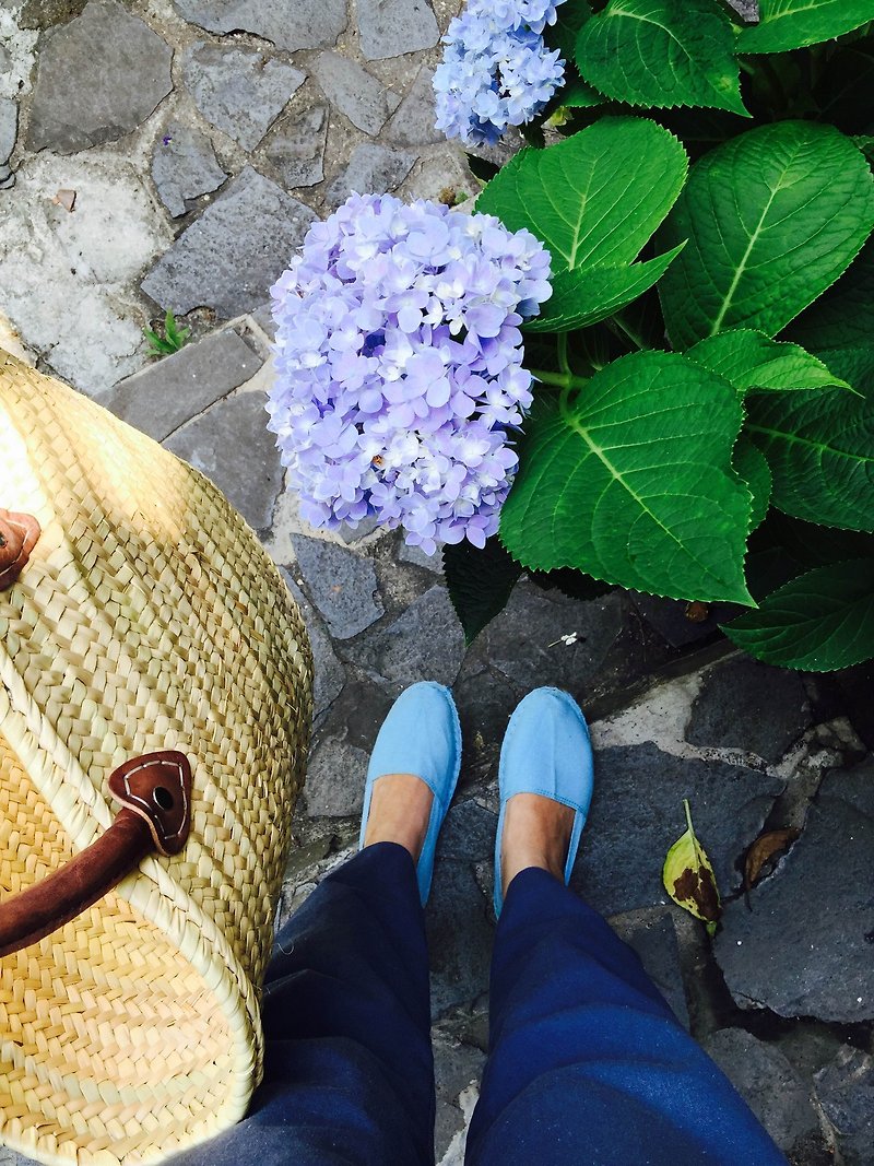 Espadrilles Comfort Blue Straw Sneakers - รองเท้าลำลองผู้หญิง - พืช/ดอกไม้ สีน้ำเงิน
