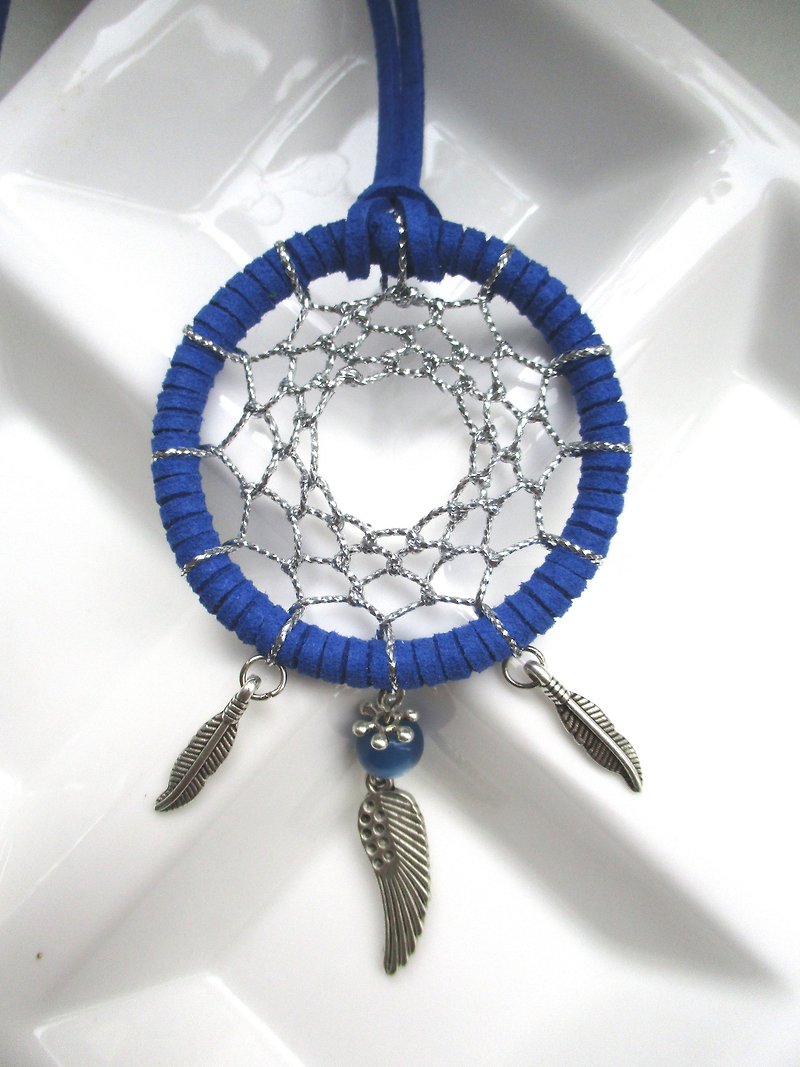 Small kite - Dreamcatcher Necklace - sapphire blue - (can wait for the next one) - สร้อยคอ - วัสดุอื่นๆ สีน้ำเงิน