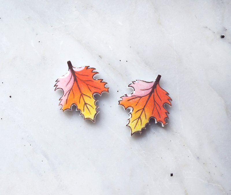 Rainbow Maple Leaf Handmade Earrings Red Maple Anti-allergy Ear Acupuncture Painless Clip-On - Earrings & Clip-ons - Resin Red