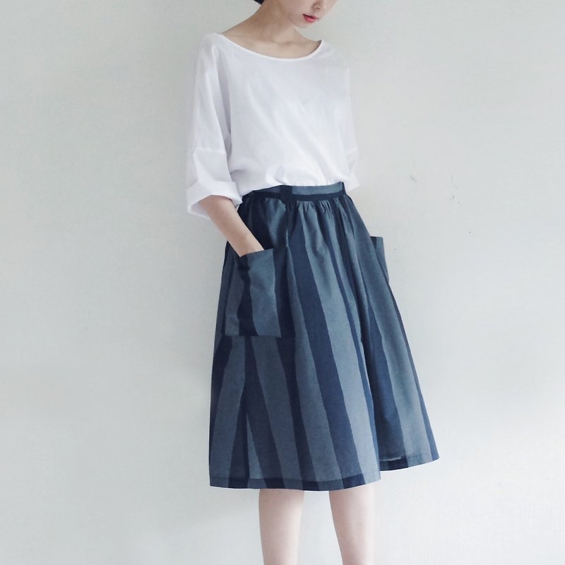仙草條紋 膝裙 - Skirts - Cotton & Hemp Black