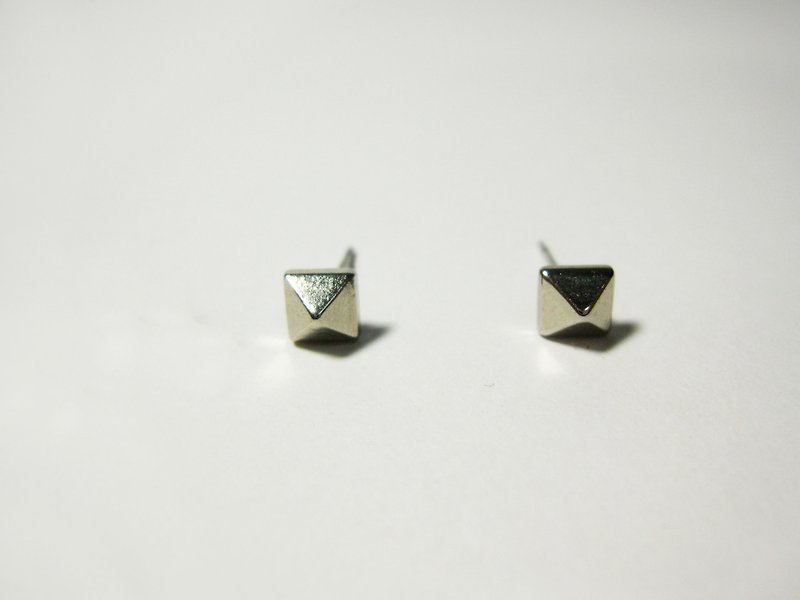 _ Small cube cone earrings [needle] - Earrings & Clip-ons - Other Metals Black