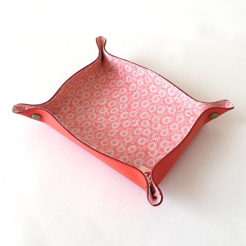 Leather tray with Japanese Traditional Pattern, Kimono "Silk" - Storage - Genuine Leather Pink