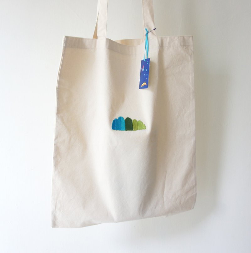 Embroidery Puppy Shoulder Canvas Bag Optional Pattern - กระเป๋าแมสเซนเจอร์ - วัสดุอื่นๆ หลากหลายสี