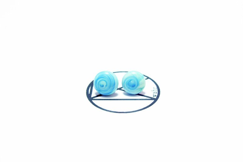 【Wahr】藍白耳環(一對) - 耳環/耳夾 - 其他材質 多色