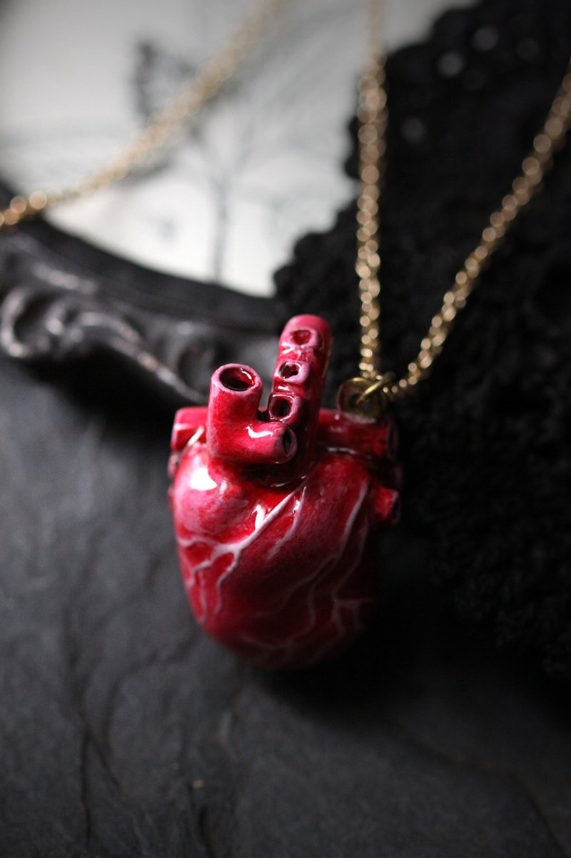 สร้อยคอ Anatomical Heart - Handcrafted Painting - สร้อยคอ - โลหะ 