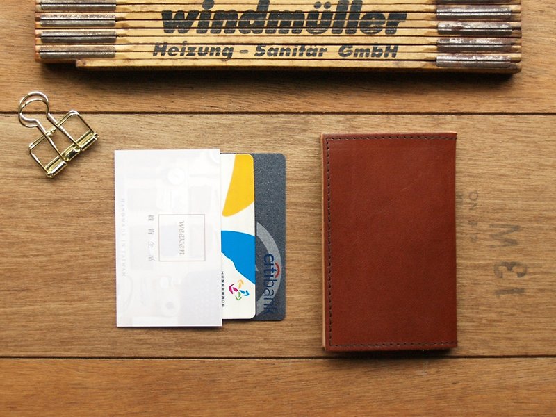 [ weekenlife ] - Leather Card Case ( Custom Name ) - Coco Original - ที่ใส่บัตรคล้องคอ - หนังแท้ สีนำ้ตาล