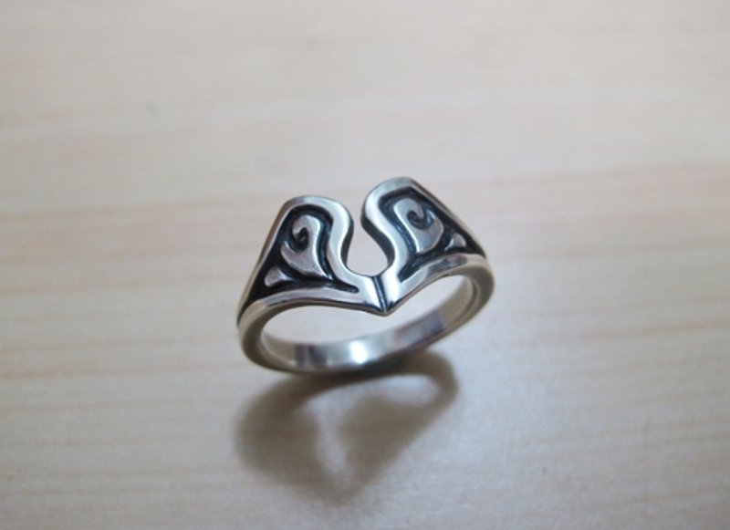 Silver Ring - Helmets core {Heart inside Armor / 925 Sterling Silver} - แหวนทั่วไป - โลหะ สีดำ